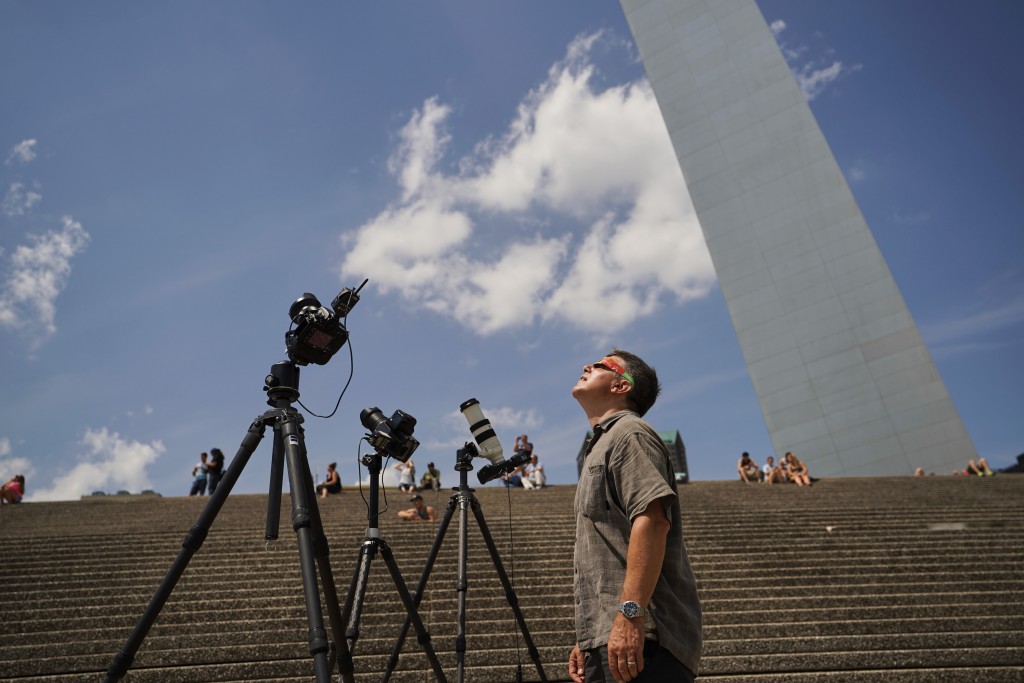 #DoddPro Roger Mastroianni Photographs the Eclipse